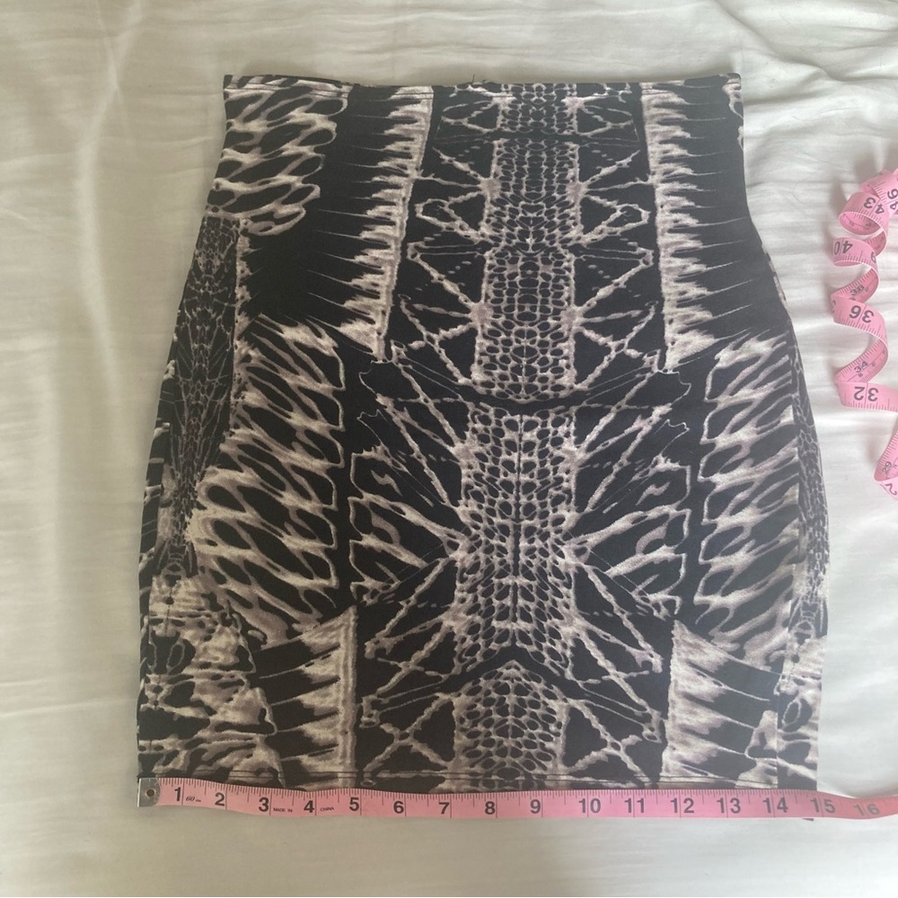 SOLD! Topshop Mini Skirt- very cute animal print pattern - Picture 8 of 8